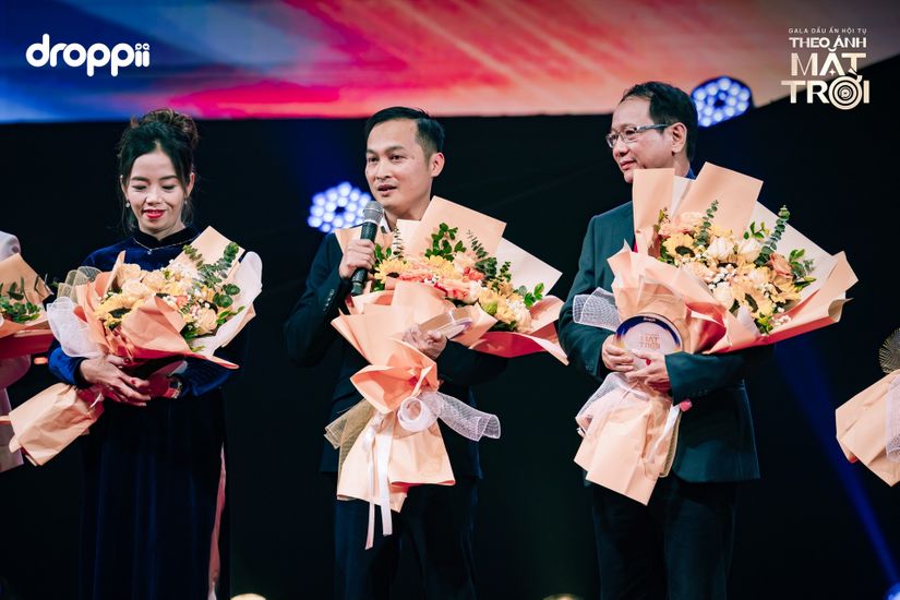 Đại diện nhận giải